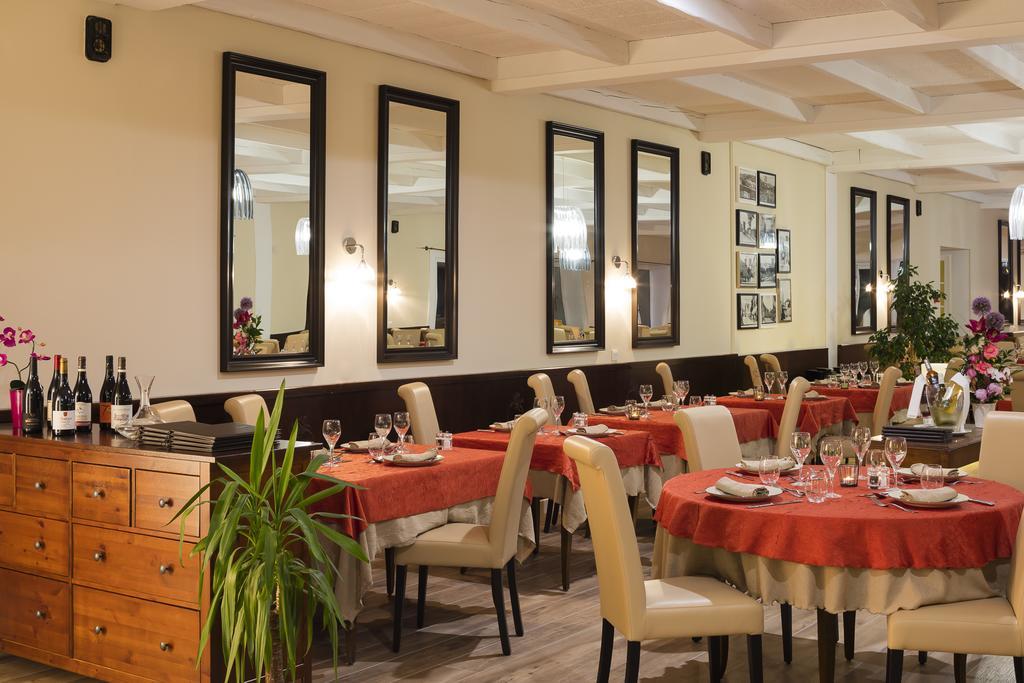 Logis Hotel Restaurant Les Cedres Жуайёз Экстерьер фото