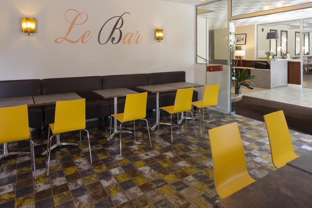 Logis Hotel Restaurant Les Cedres Жуайёз Экстерьер фото