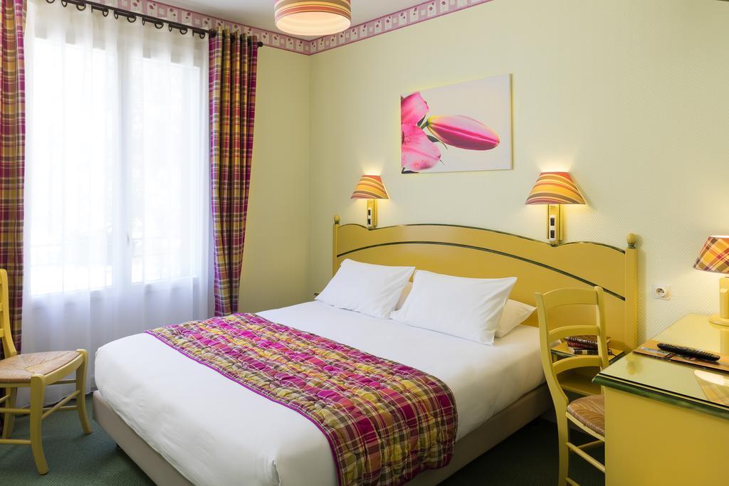 Logis Hotel Restaurant Les Cedres Жуайёз Экстерьер фото