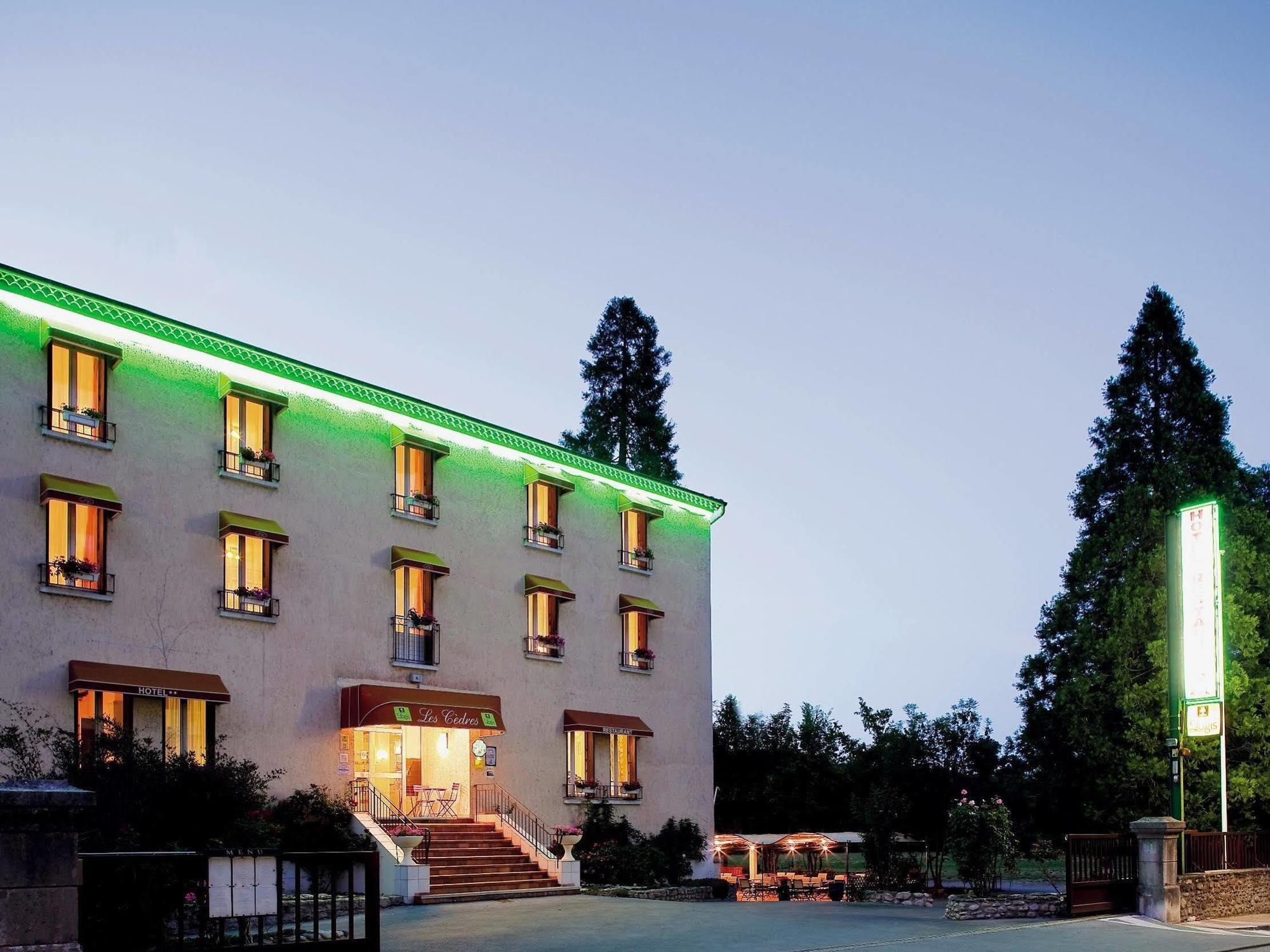 Logis Hotel Restaurant Les Cedres Жуайёз Экстерьер фото