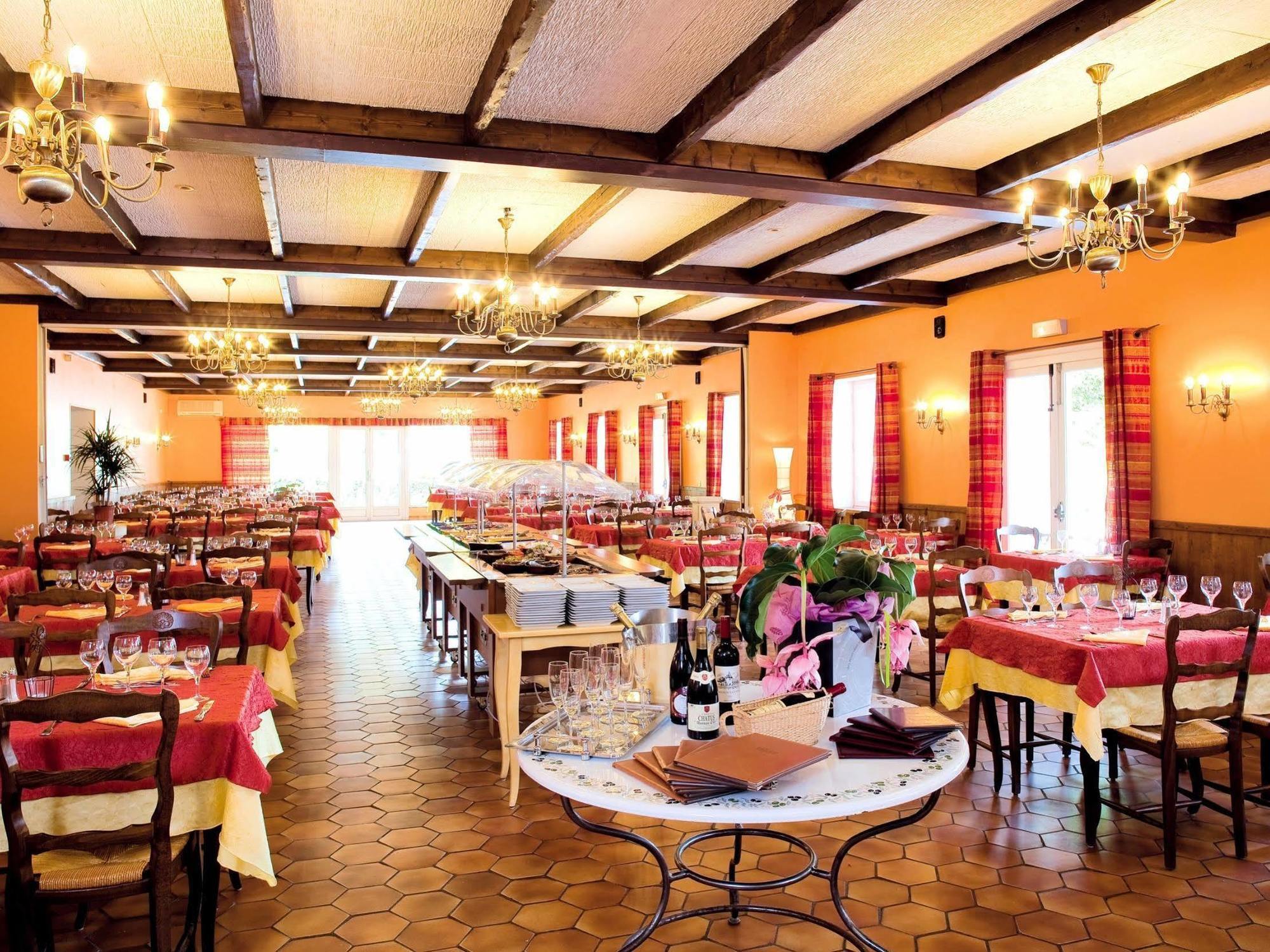 Logis Hotel Restaurant Les Cedres Жуайёз Экстерьер фото